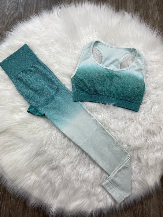 Conjunto deportivo sin efecto push/soporte incluido