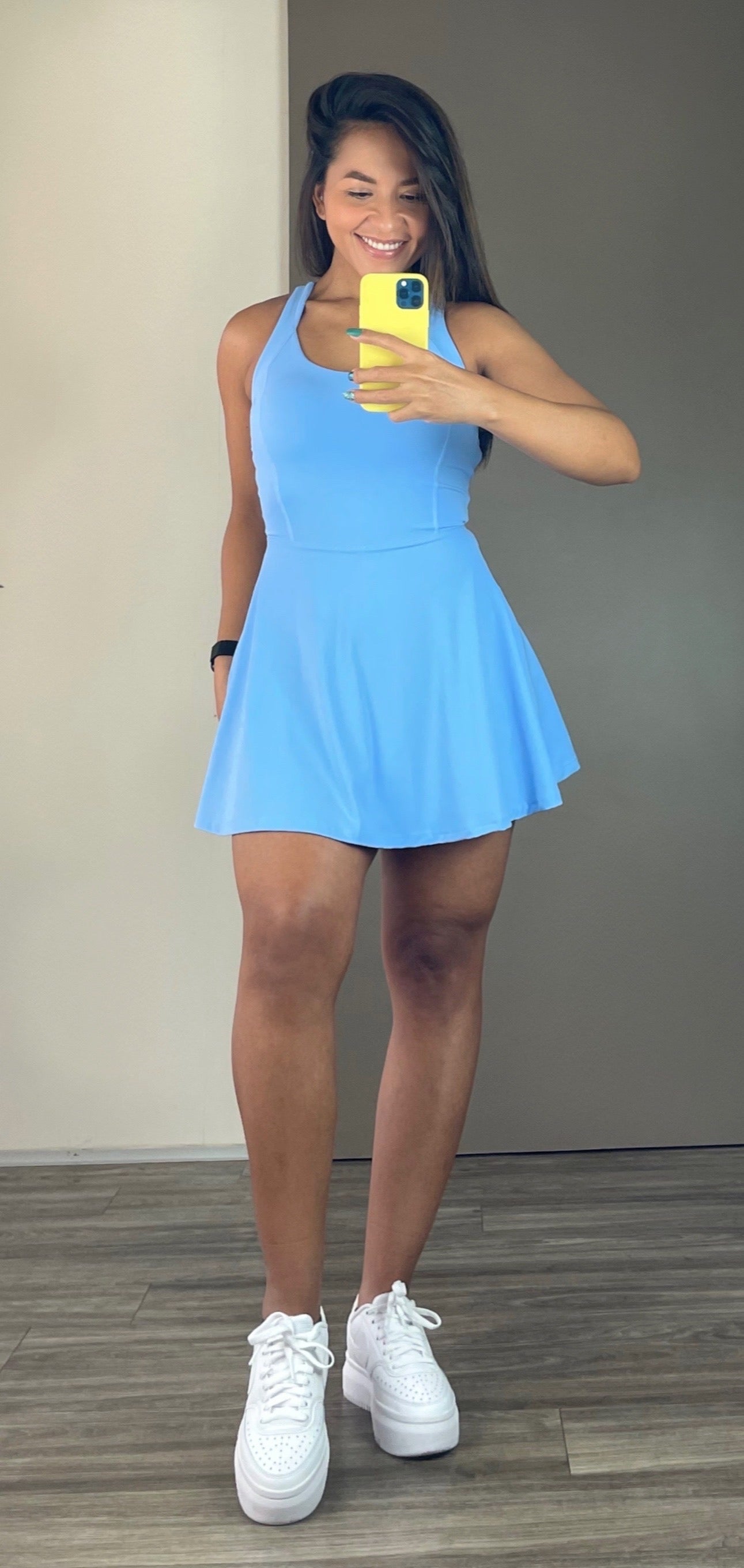 Vestido deportivo con short interno